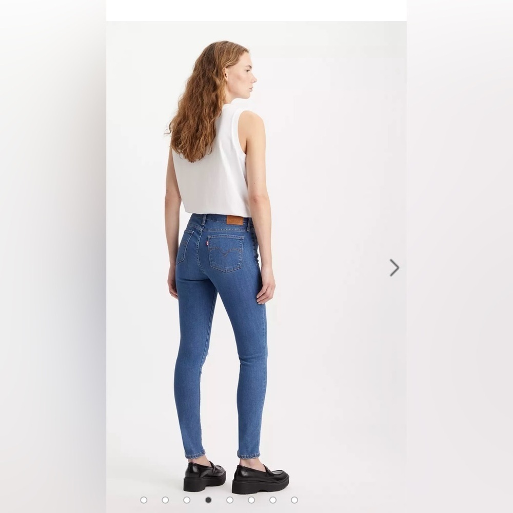 Levi's Women's 711 Dark Blue Skinny Jeans Size 28